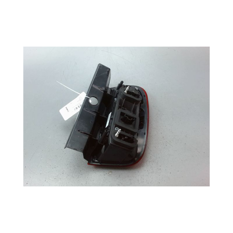FEU ARRIERE GAUCHE  DACIA DUSTER BREAK Phase 2 2013-...