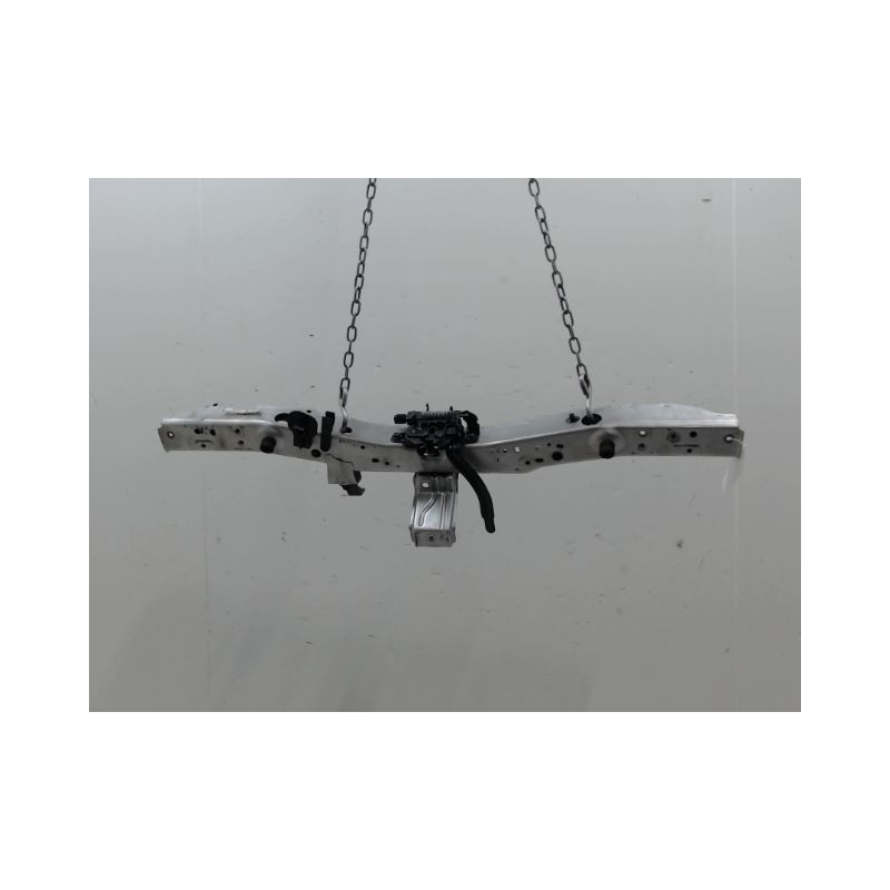 TRAVERSE SUPERIEURE ARMATURE AVANT TOYOTA VERSO 2010-