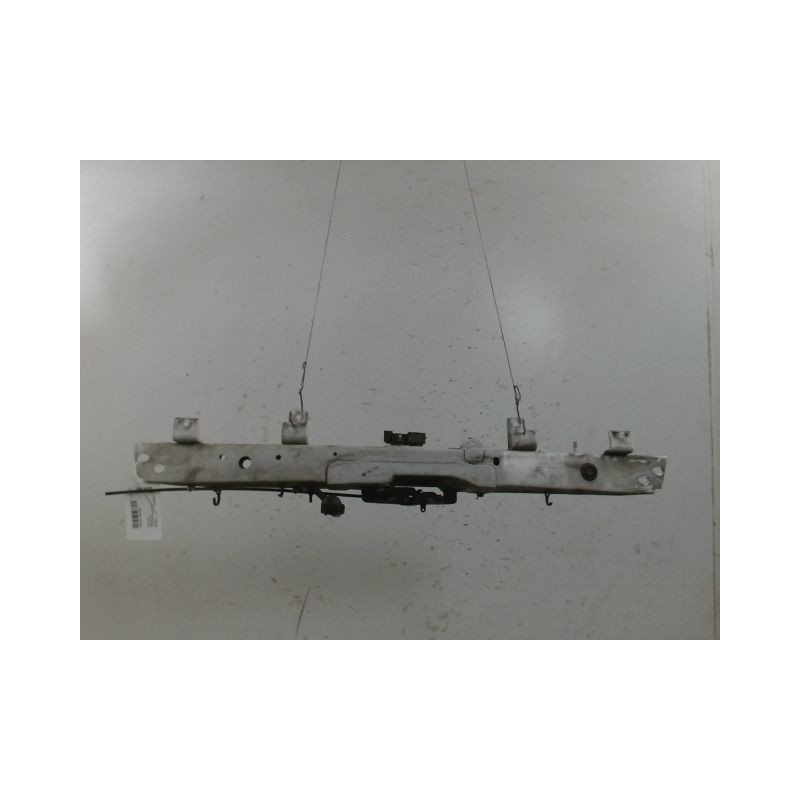 TRAVERSE SUPERIEURE ARMATURE AVANT NISSAN QASHQAI
