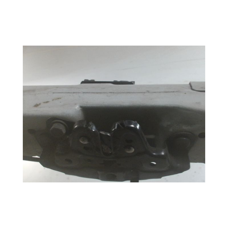TRAVERSE SUPERIEURE ARMATURE AVANT NISSAN QASHQAI