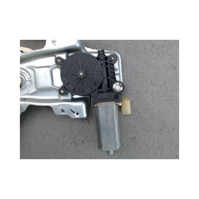 MECANISME LEVE-GLACE AVANT DROIT TOYOTA YARIS