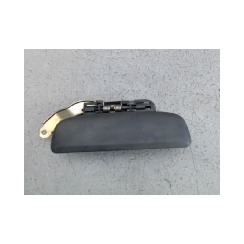 POIGNEE EXTERIEURE PORTE AVANT DROIT PEUGEOT 106