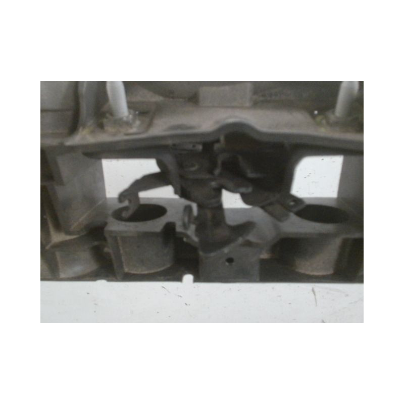 TRAVERSE SUPERIEURE ARMATURE AVANT RENAULT CLIO