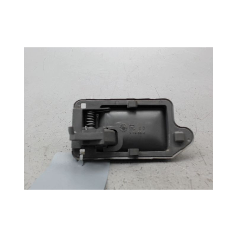 POIGNEE INTERIEURE PORTE ARRIERE DROIT PEUGEOT 205 Phase 2 1987-1998