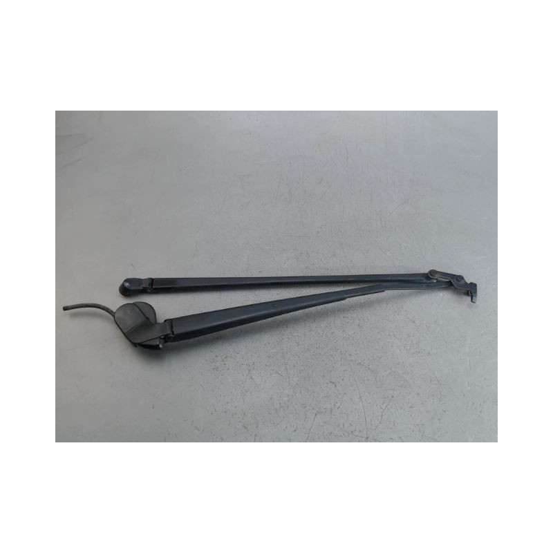 BRAS ESSUIE-GLACE AVANT TOYOTA YARIS