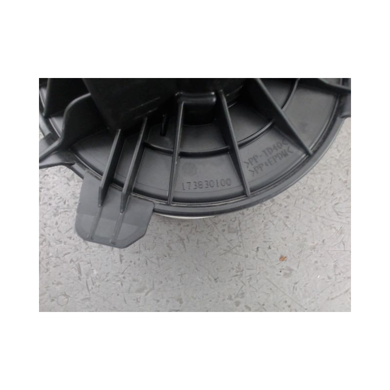 MOTEUR VENTILATEUR CHAUFFAGE RENAULT KANGOO