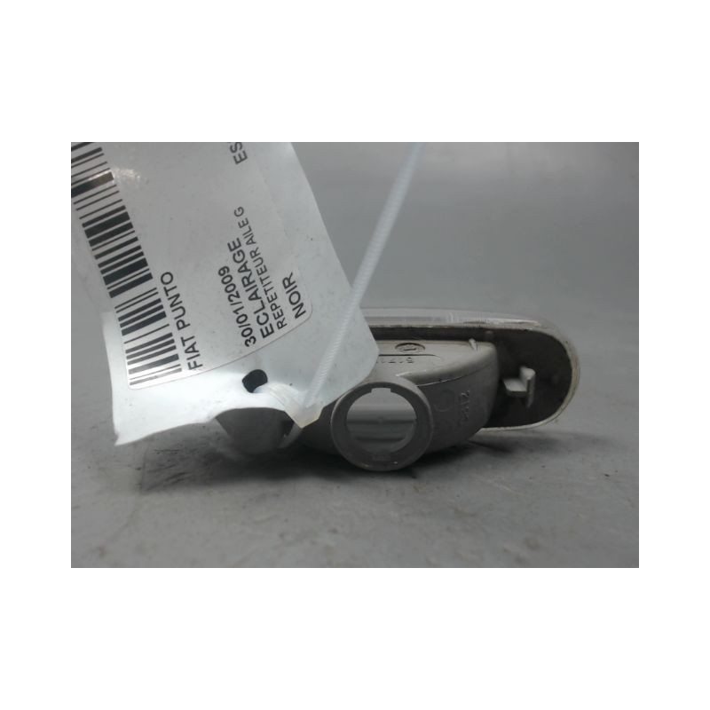 REPETITEUR AILE GAUCHE FIAT PUNTO