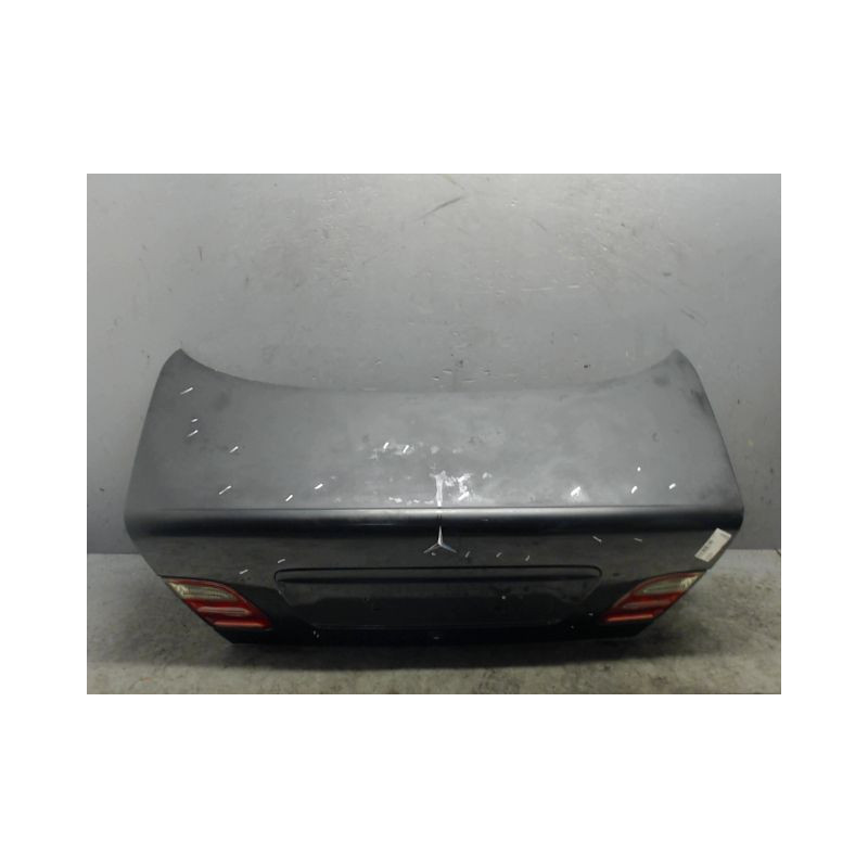 COFFRE ARRIERE MERCEDES E320