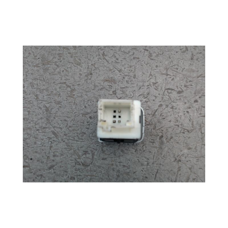 BOUTON DE WARNING CITROEN BERLINGO