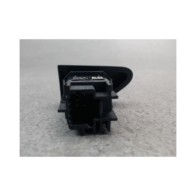BOUTON DE WARNING RENAULT CLIO