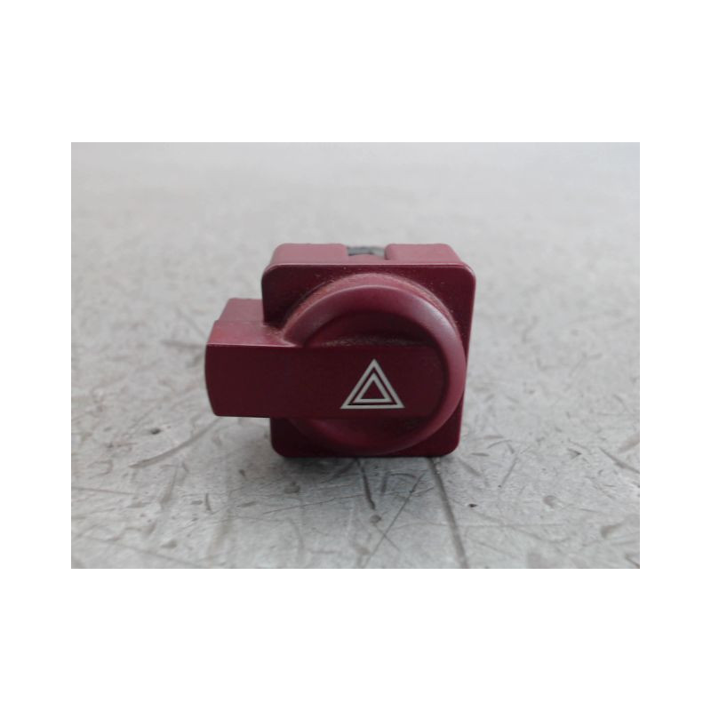 BOUTON DE WARNING CITROEN C4