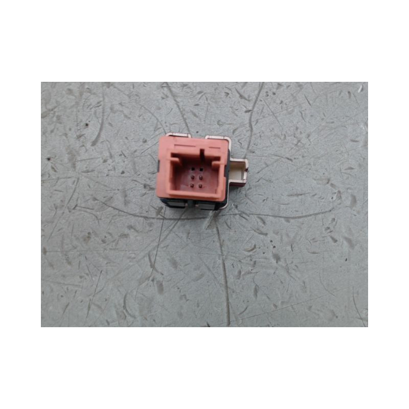 BOUTON DE WARNING CITROEN C4