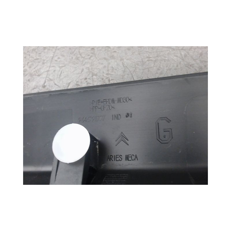 PROTECTION PORTE AVANT GAUCHE CITROEN C4