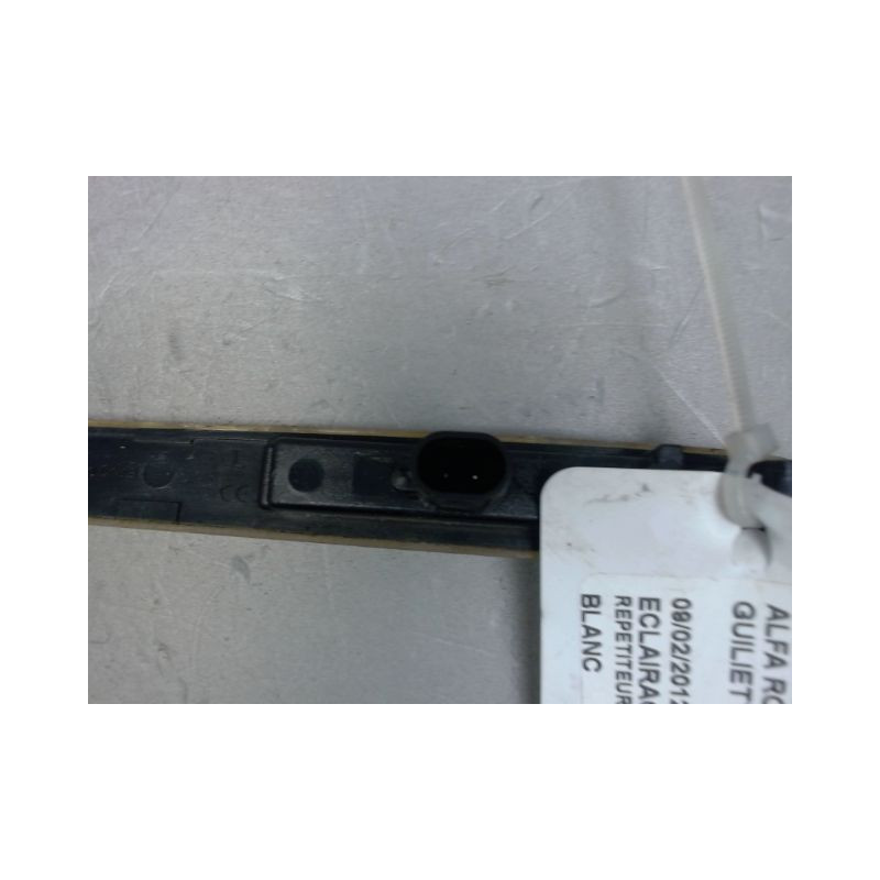 REPETITEUR AILE GAUCHE ALFA ROMEO GUILIETTA 2010-