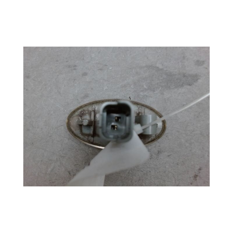 REPETITEUR AILE GAUCHE PEUGEOT 108