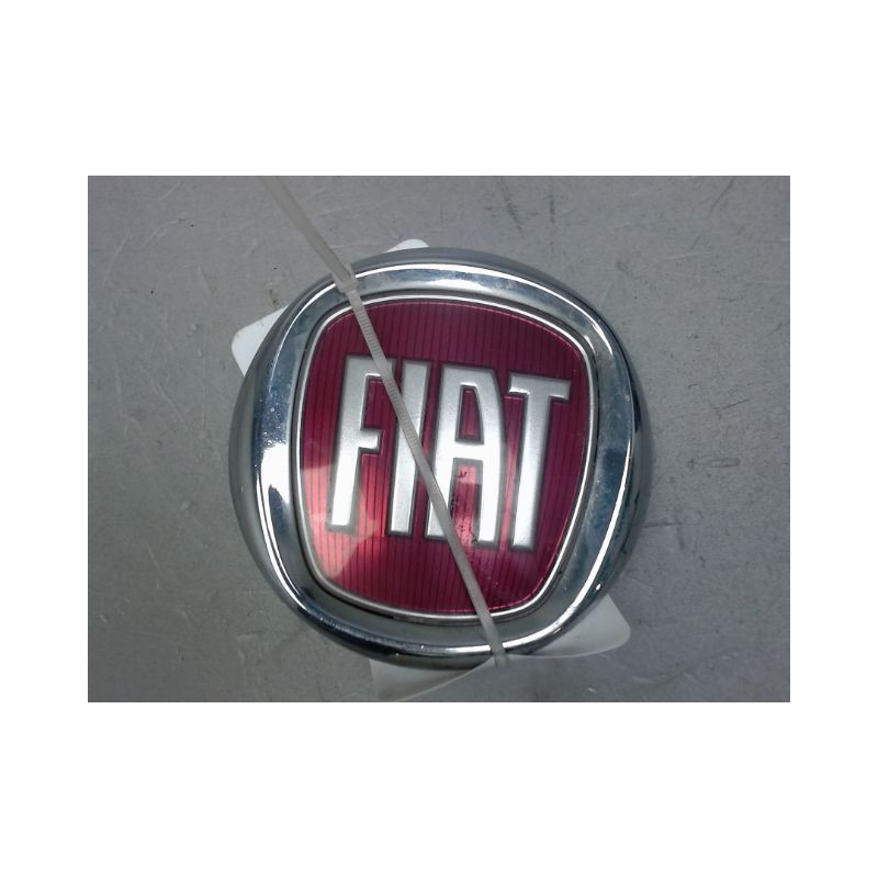 SIGLE CALANDRE FIAT 500 2007-