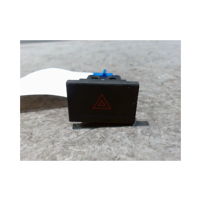BOUTON DE WARNING VOLKSWAGEN GOLF