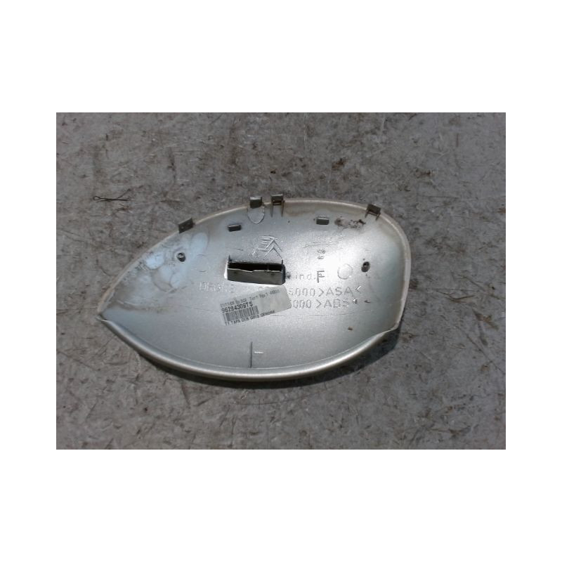 CARENAGE RETROVISEUR EXTERIEUR DROIT PEUGEOT 206 5P