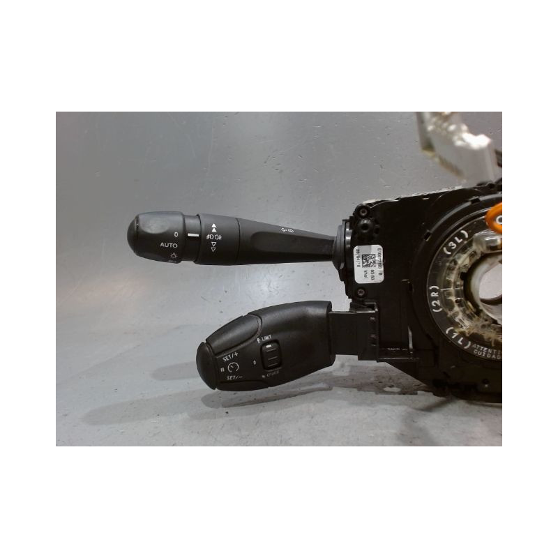 BLOC COMMODOS PEUGEOT 208
