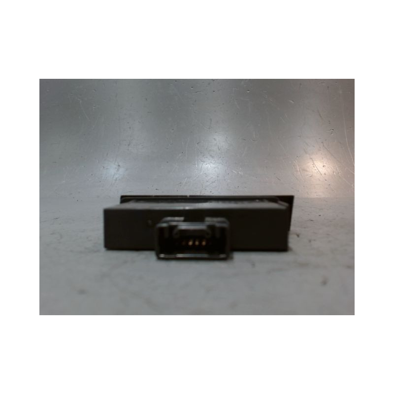 BOUTON DE WARNING TOYOTA PRIUS
