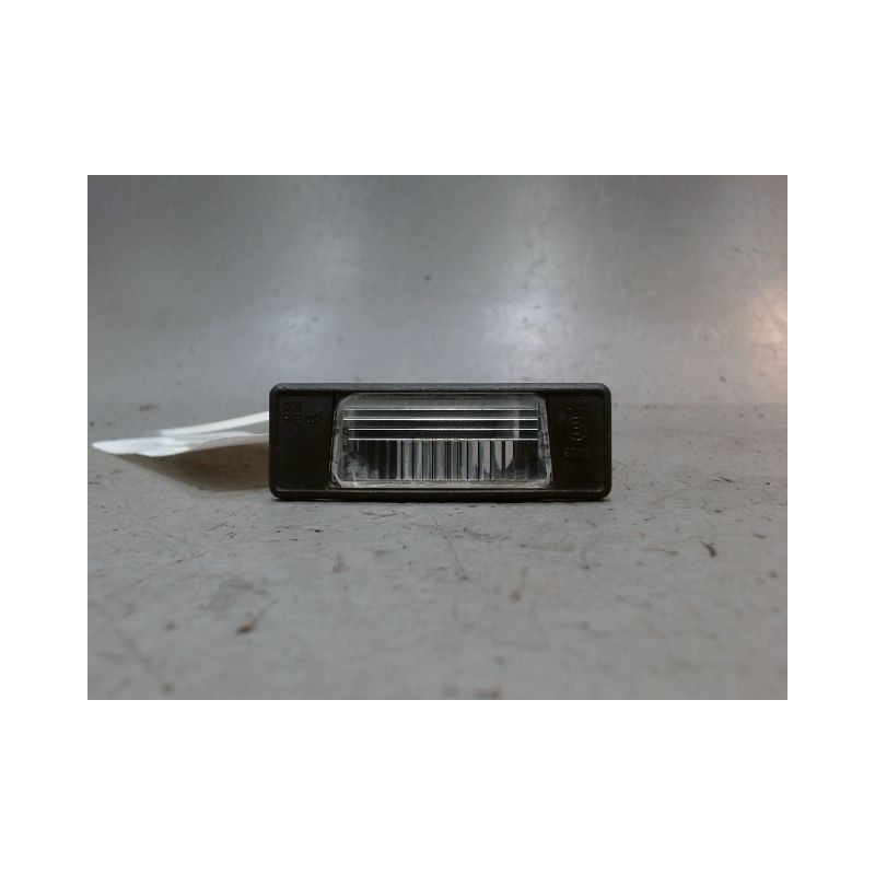 ECLAIREUR PLAQUE DE POLICE DROIT NISSAN JUKE