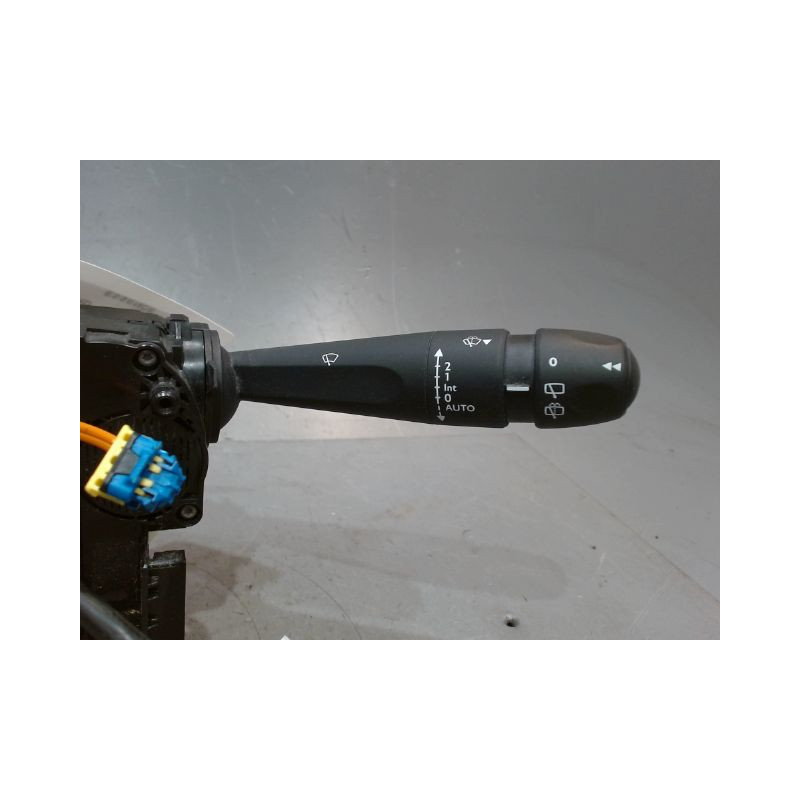 BLOC COMMODOS PEUGEOT 208