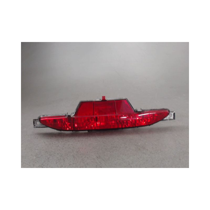 FEU BROUILLARD CENTRAL ARRIERE PEUGEOT 208