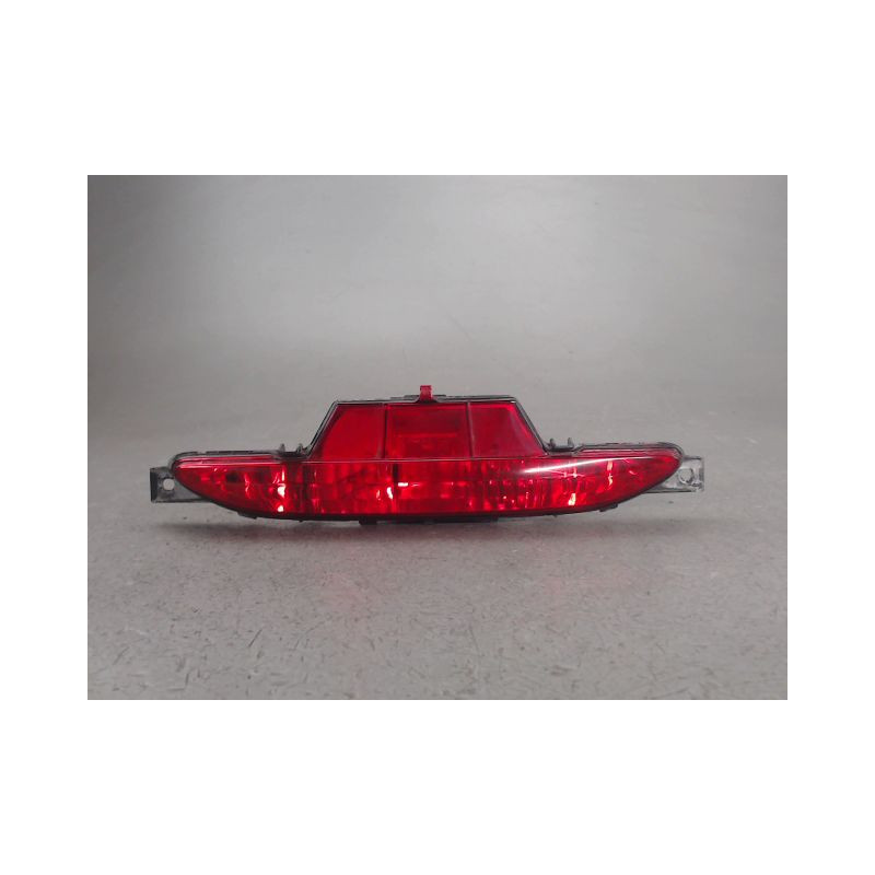 FEU BROUILLARD CENTRAL ARRIERE PEUGEOT 208