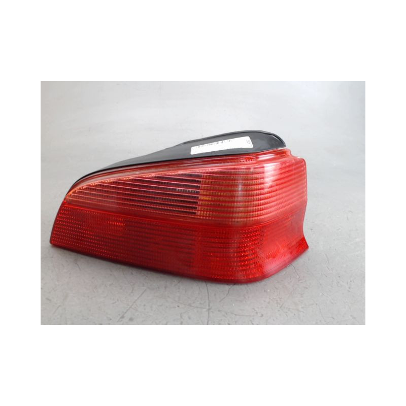 FEU ARRIERE DROIT PEUGEOT 106