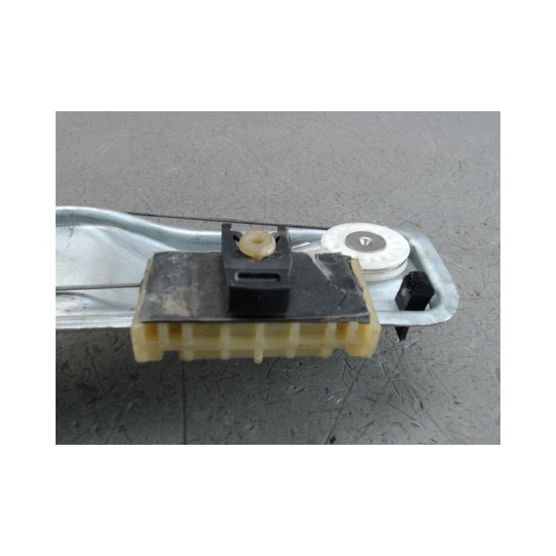 MECANISME LEVE-GLACE ARRIERE GAUCHE DACIA DUSTER