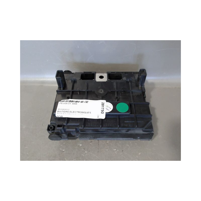 BOITE A FUSIBLES PEUGEOT 3008