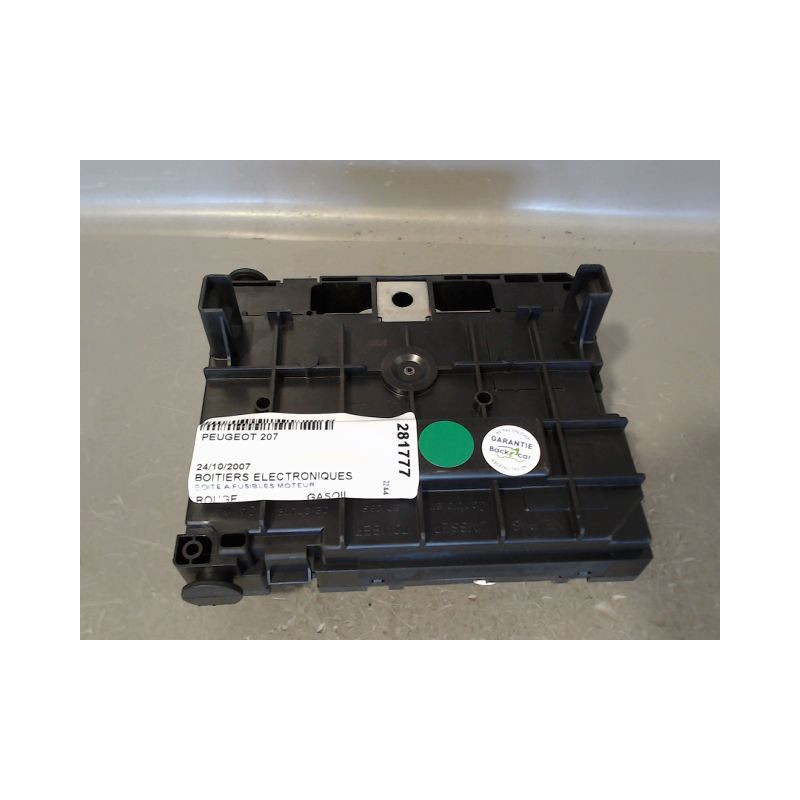 BOITE A FUSIBLES PEUGEOT 207