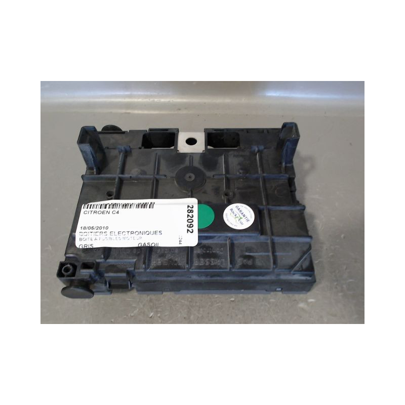 BOITE A FUSIBLES CITROEN C4