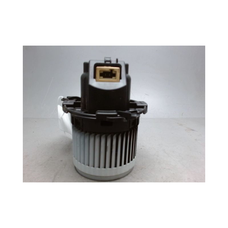MOTEUR VENTILATEUR CHAUFFAGE DACIA DOKKER