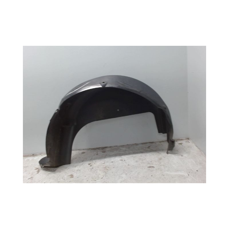 PARE-BOUE ARRIERE DROIT NISSAN NV250