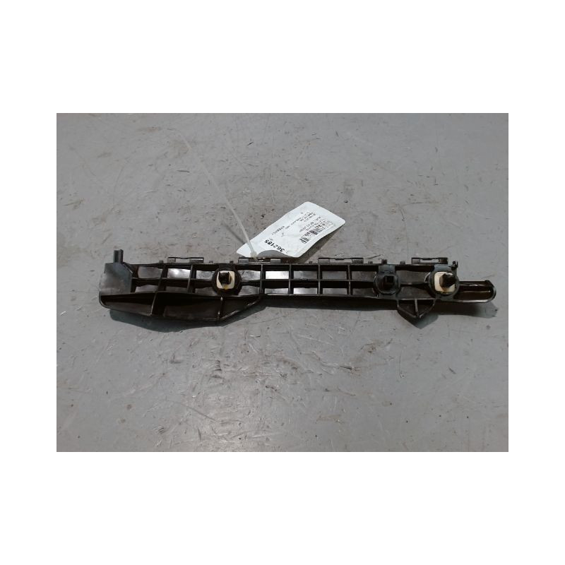 SUPPORT PARE-CHOC ARD TOYOTA AURIS 2010-