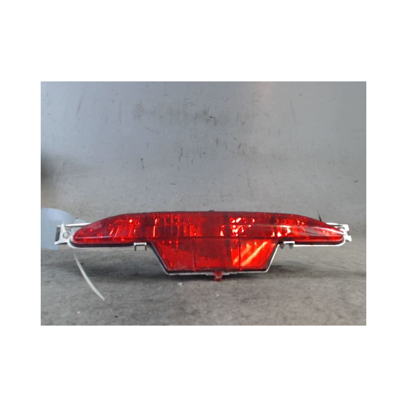 FEU BROUILLARD CENTRAL ARRIERE PEUGEOT 208