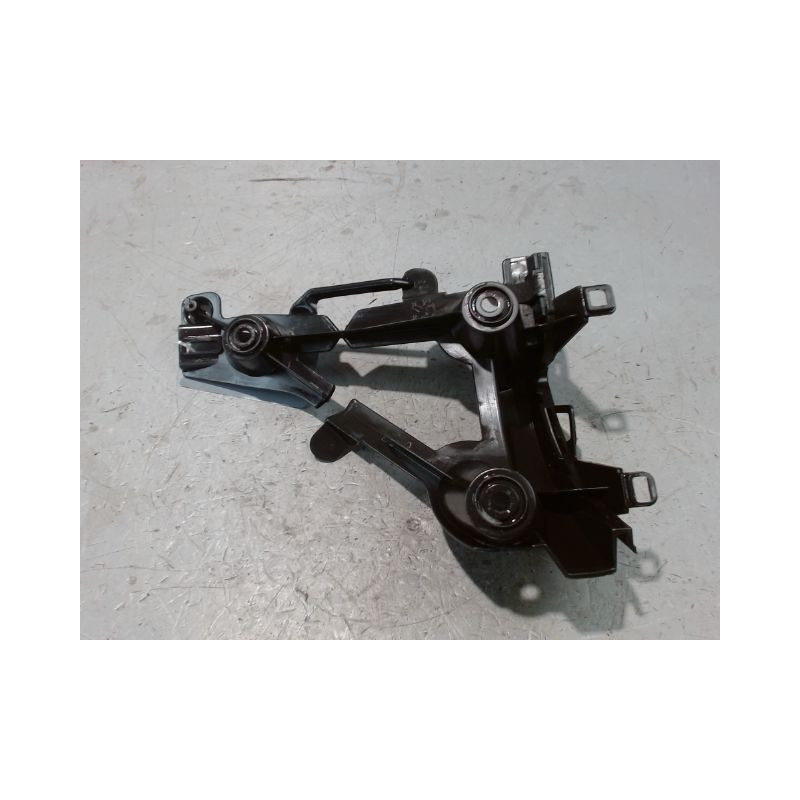 SUPPORT PARE-CHOC ARG PEUGEOT 2008