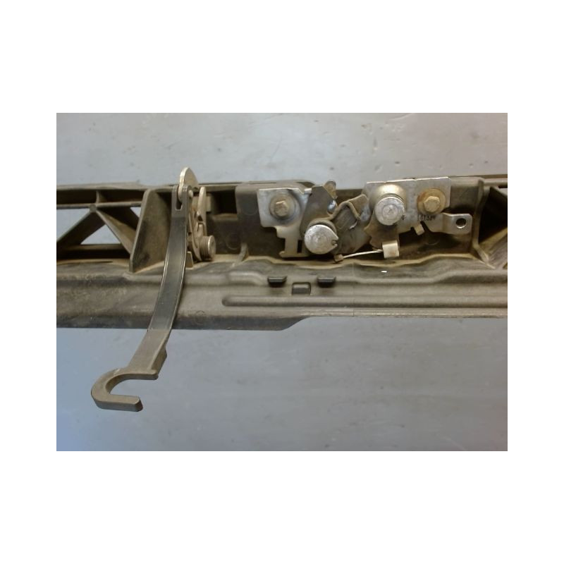 TRAVERSE SUPERIEURE ARMATURE AVANT PEUGEOT 308