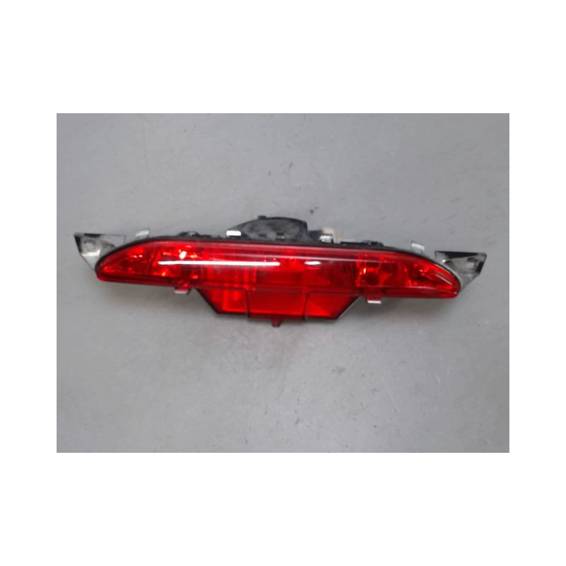 FEU BROUILLARD CENTRAL ARRIERE PEUGEOT 208