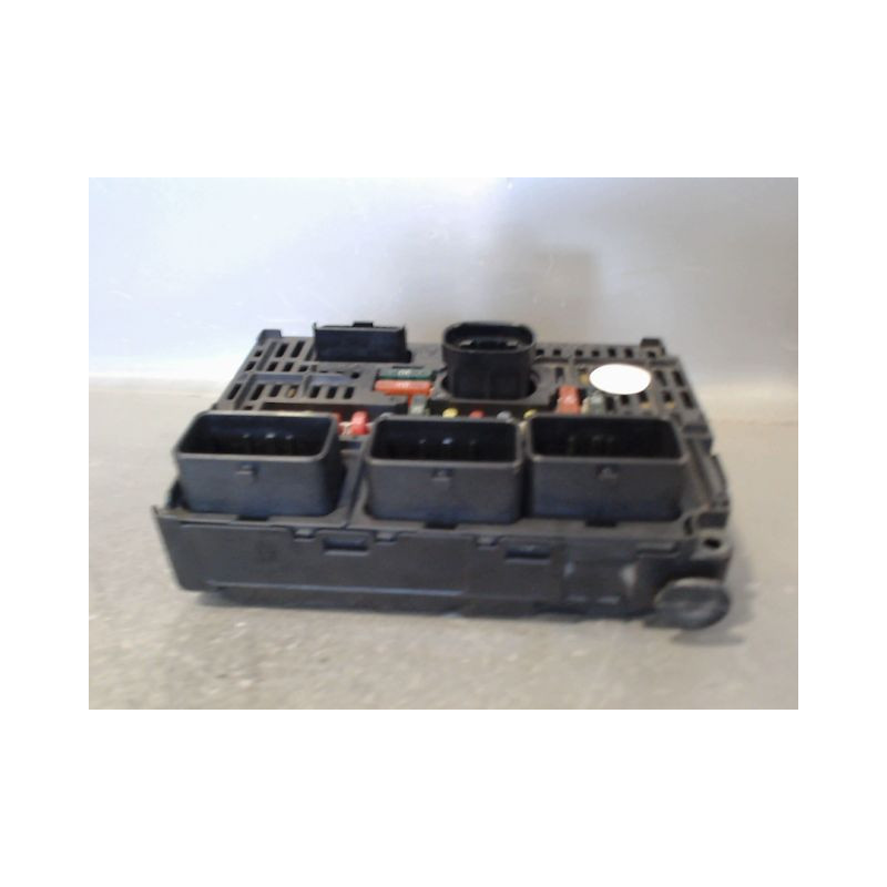BOITE A FUSIBLES CITROEN C4
