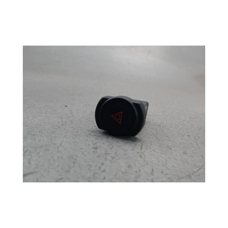 BOUTON DE WARNING DACIA DUSTER