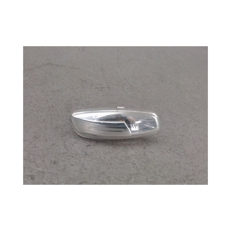 REPETITEUR RETROVISEUR DROIT PEUGEOT 207
