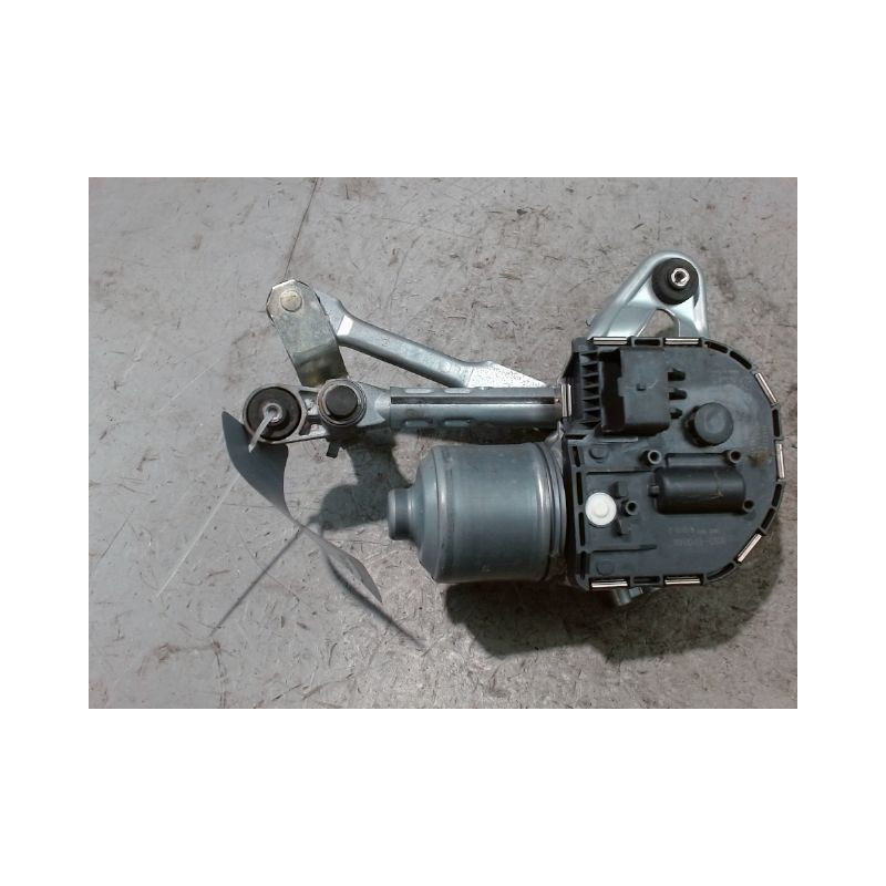 MOTEUR ESSUIE-GLACE AVD PEUGEOT 3008 2009-