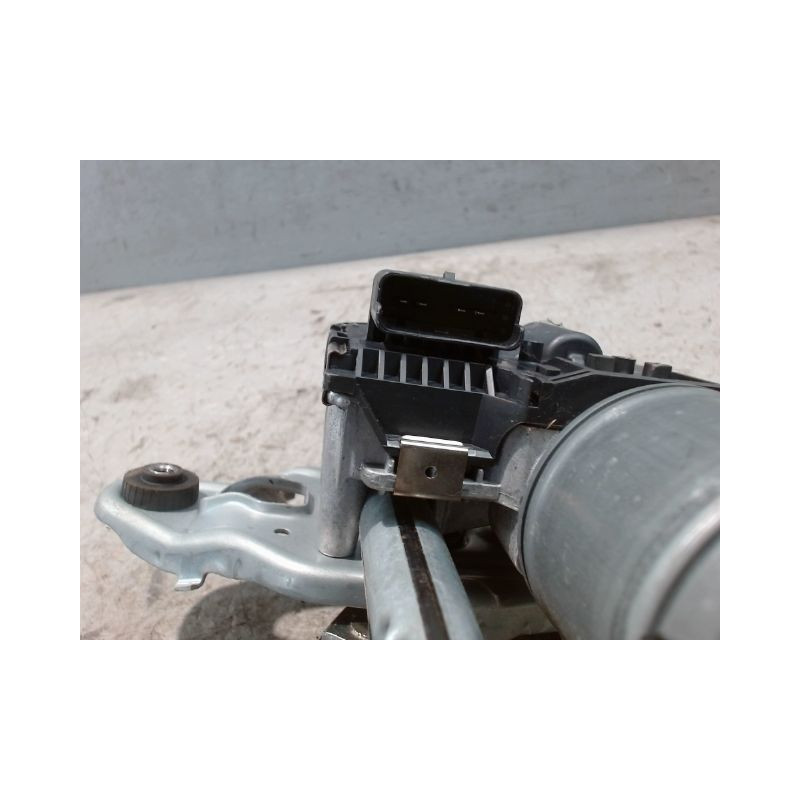 MOTEUR ESSUIE-GLACE AVD PEUGEOT 3008 2009-