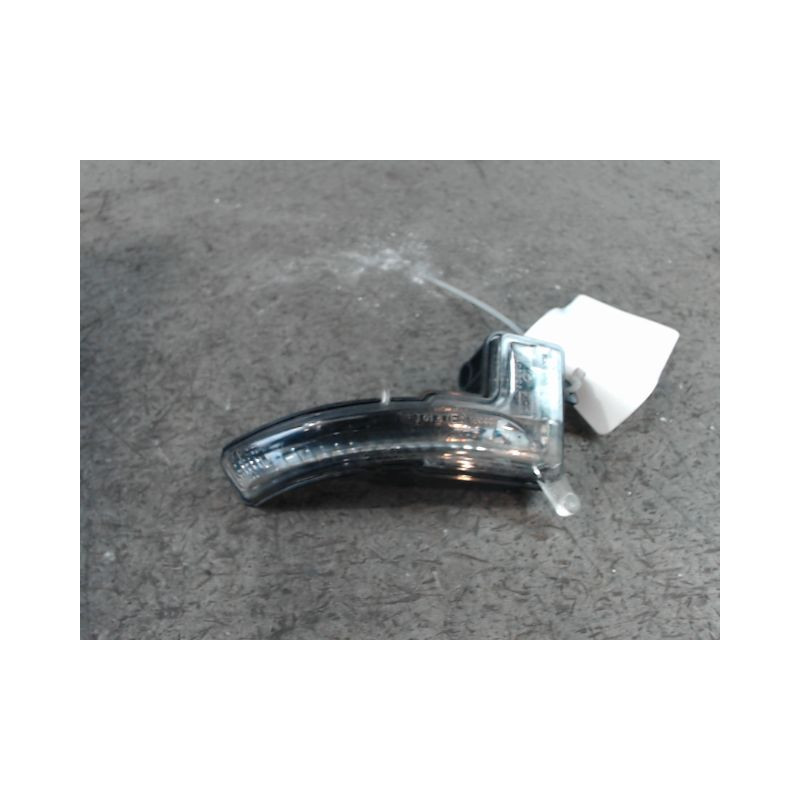 REPETITEUR RETROVISEUR DROIT RENAULT CAPTUR