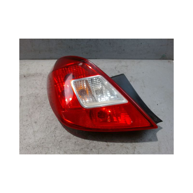 FEU ARRIERE GAUCHE  OPEL CORSA 2010-