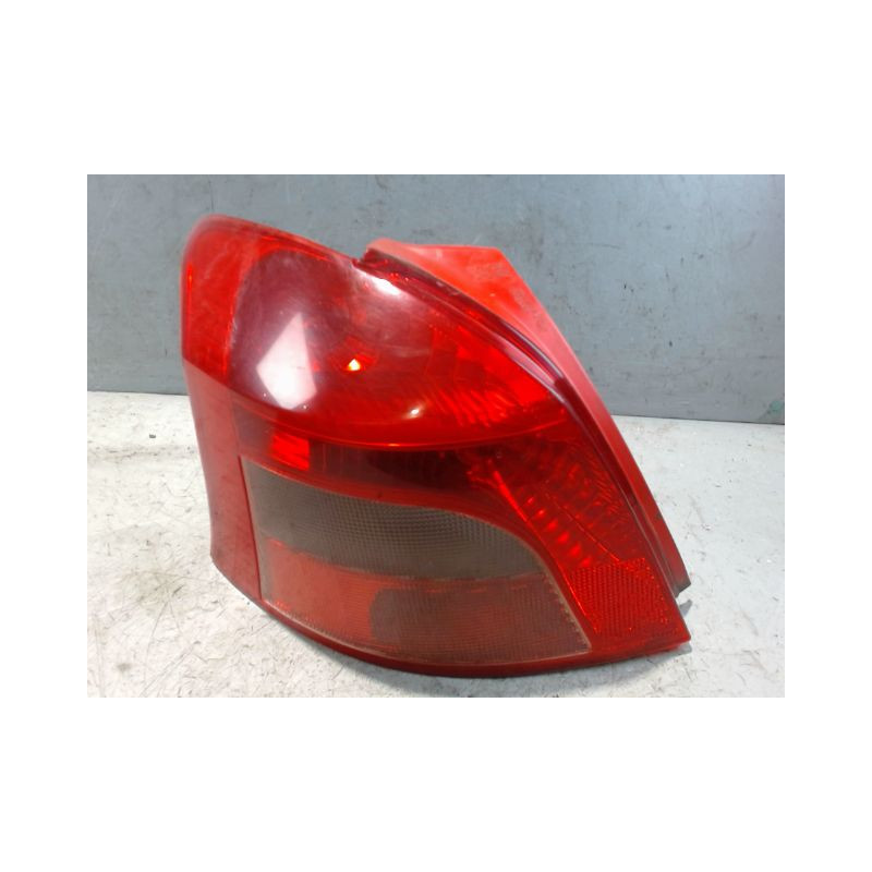 FEU ARRIERE GAUCHE  TOYOTA YARIS 2005-