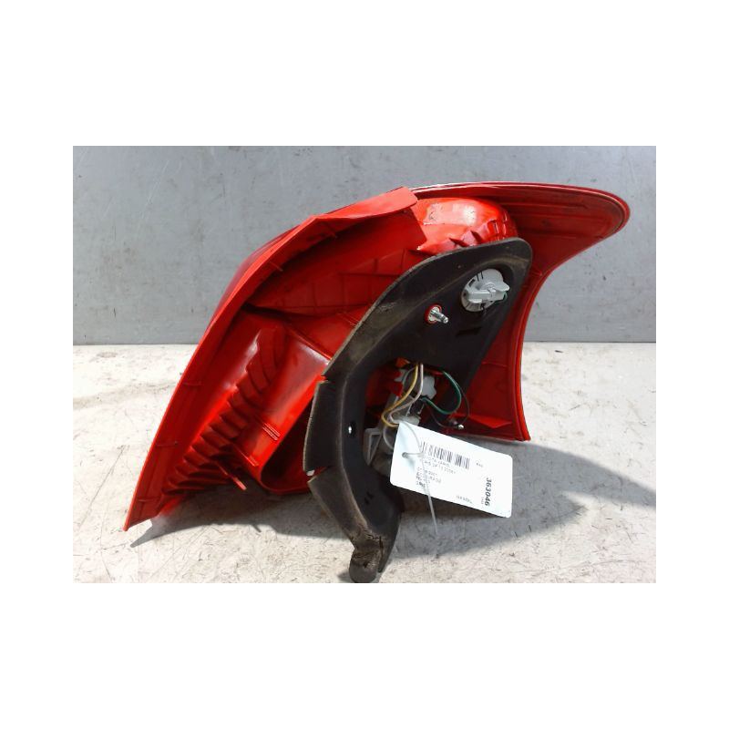 FEU ARRIERE GAUCHE  TOYOTA YARIS 2005-