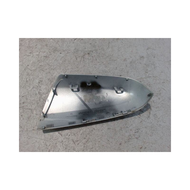 CARENAGE RETROVISEUR EXTERIEUR DROIT OPEL ZAFIRA 2006-